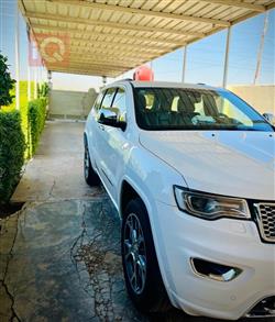 جیپ گراند شیرۆکی